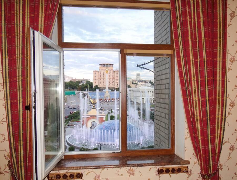 Apartment With View On Inpedendence Square Khreshchatyk Kyiv Exterior photo