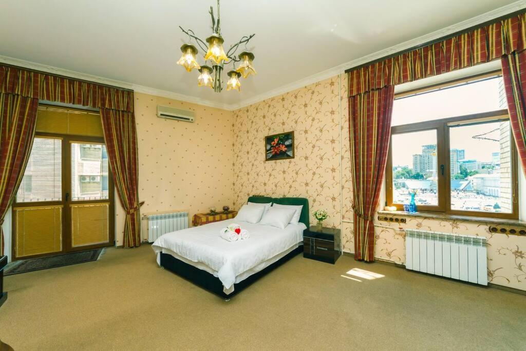 Apartment With View On Inpedendence Square Khreshchatyk Kyiv Exterior photo